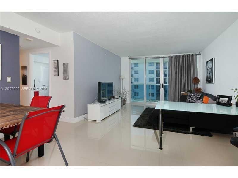 En Venta: $285,000 (1 camas, 1 baños, 825 Pies cuadrados)
