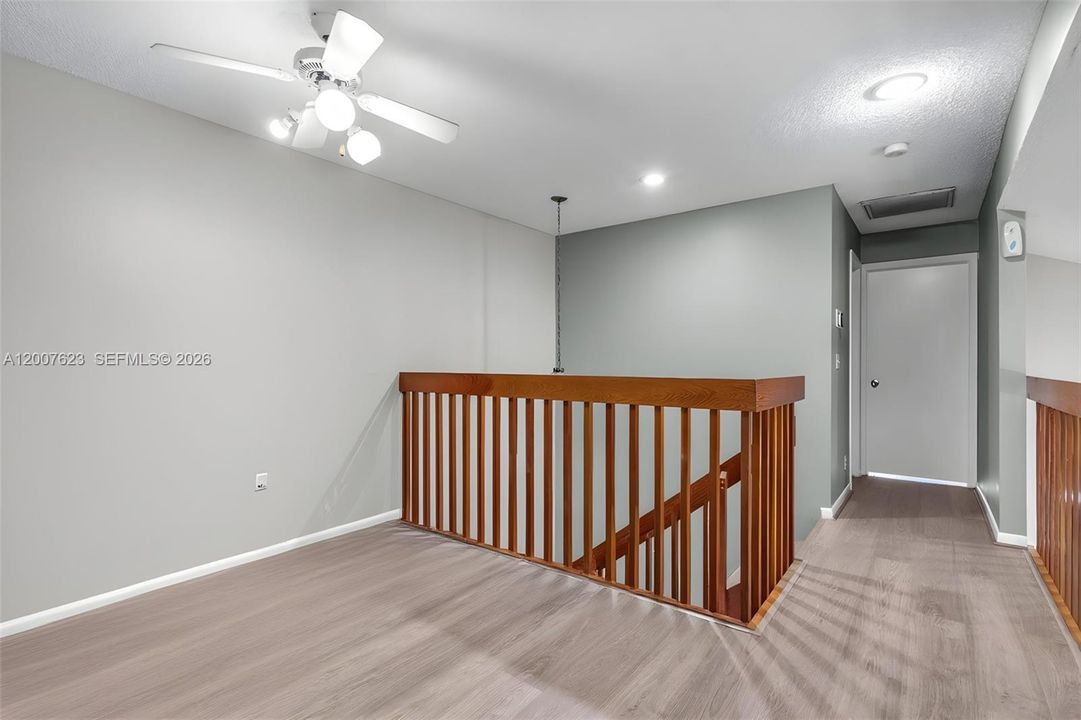 Под контрактом: $399,000 (3 спален, 2 ванн, 1536 Квадратных фут)