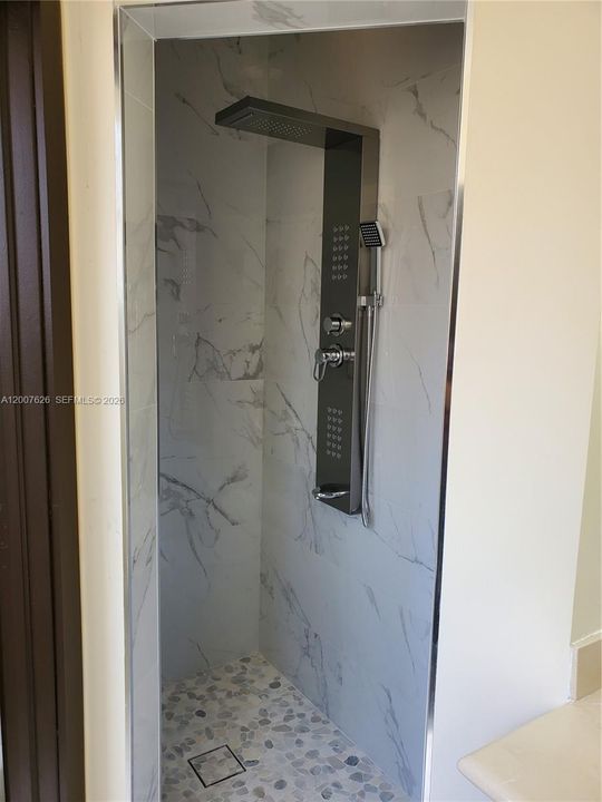 Под контрактом: $3,450 (4 спален, 2 ванн, 2141 Квадратных фут)