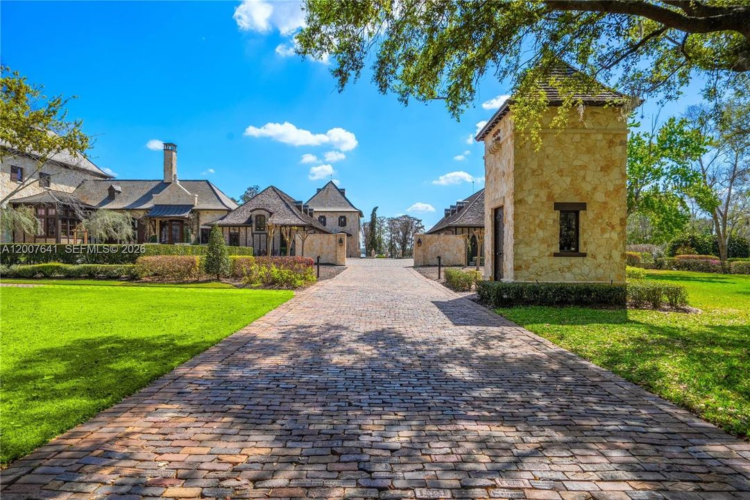 For Sale: $115,000,000 (9 beds, 12 baths, 36361 Square Feet)