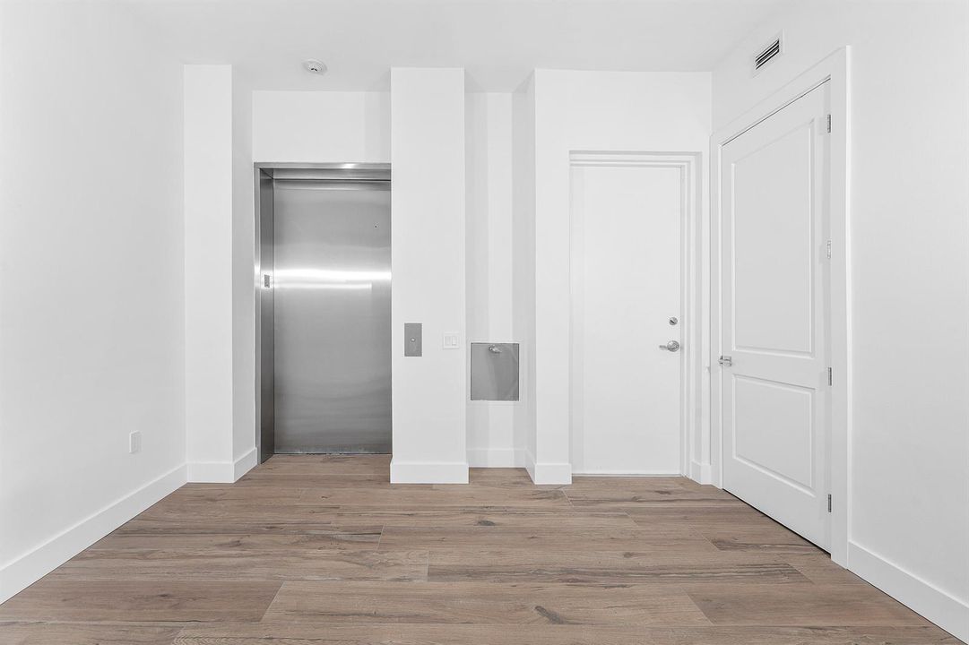 002-184LakeDrive-2303-PalmBeachShores-FL