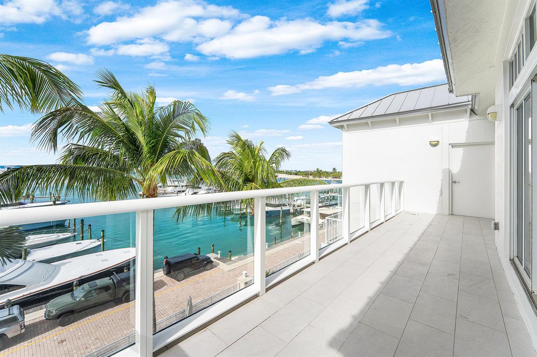 034-184LakeDrive-2303-PalmBeachShores-FL