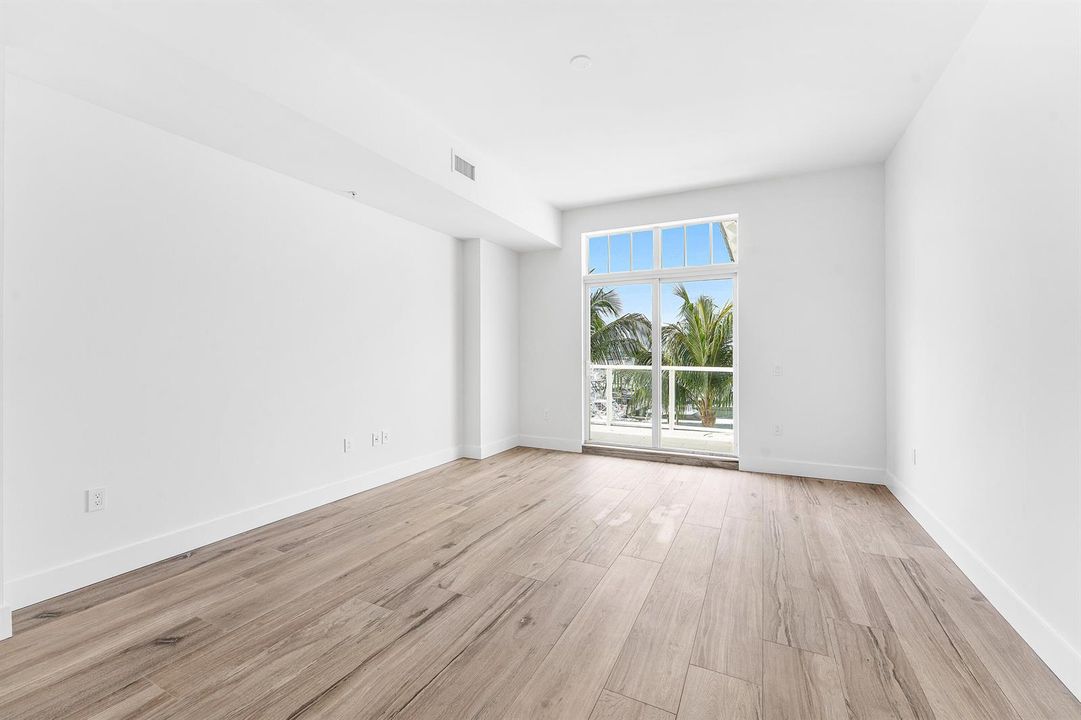 027-184LakeDrive-2303-PalmBeachShores-FL