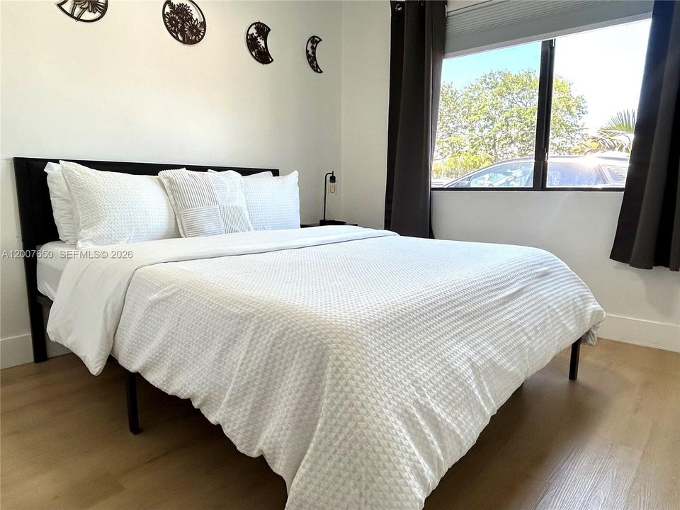 For Sale: $399,000 (3 beds, 1 baths, 962 Square Feet)