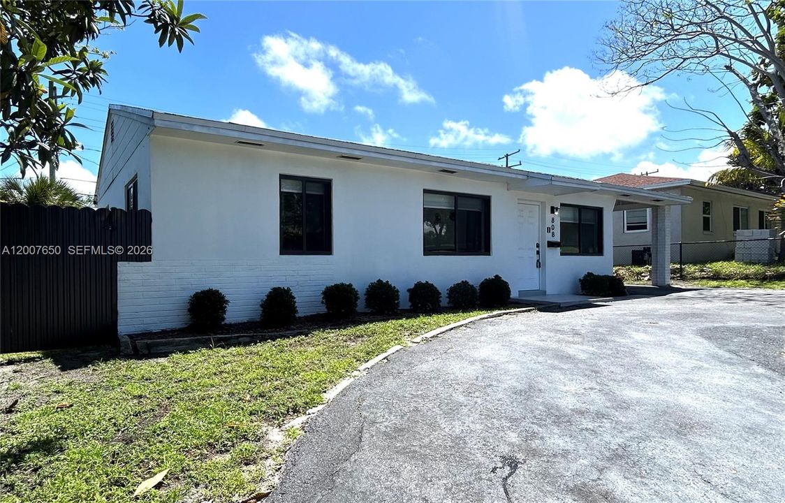 For Sale: $399,000 (3 beds, 1 baths, 962 Square Feet)