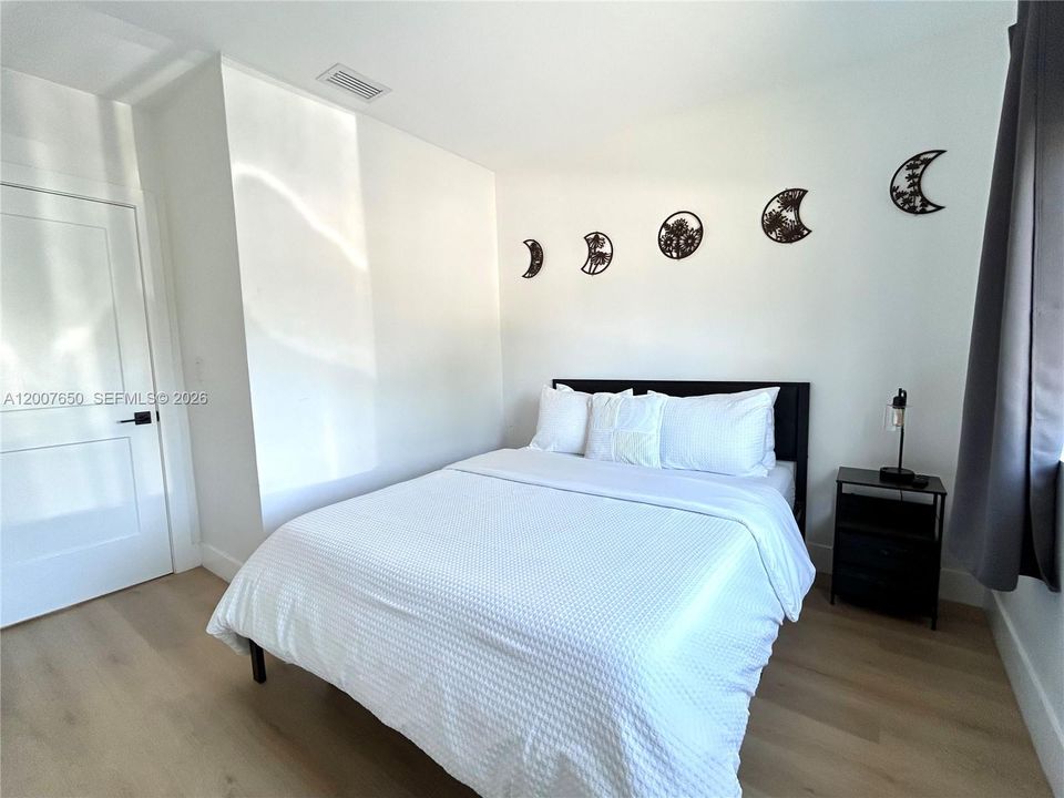 For Sale: $399,000 (3 beds, 1 baths, 962 Square Feet)