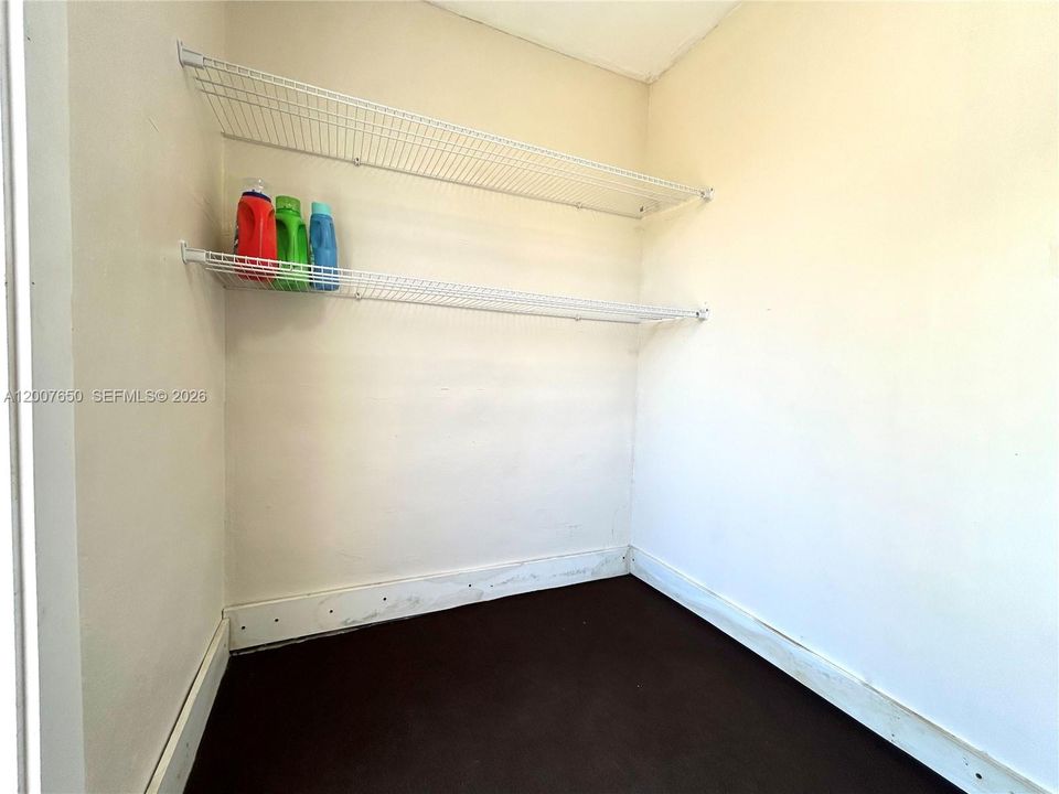 For Sale: $399,000 (3 beds, 1 baths, 962 Square Feet)