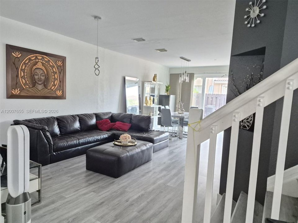 Active With Contract: $540,000 (4 beds, 2 baths, 1793 Square Feet)