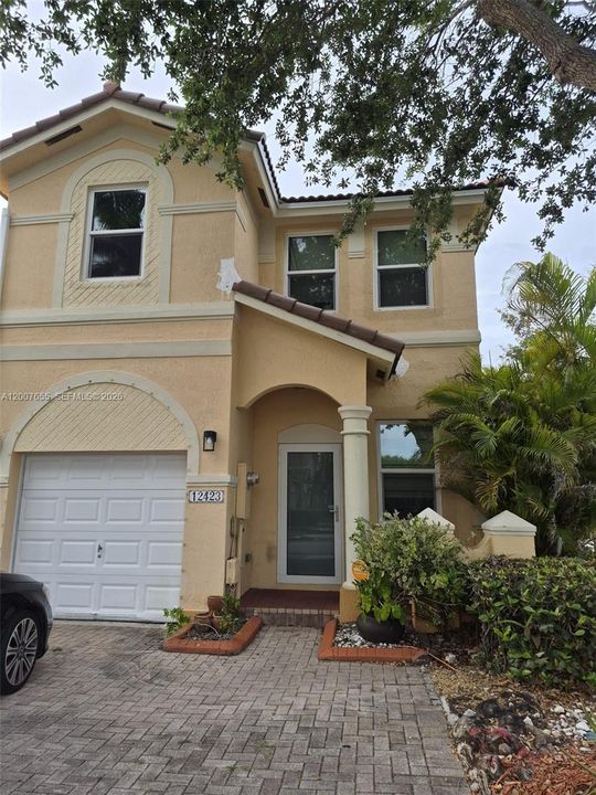 Active With Contract: $540,000 (4 beds, 2 baths, 1793 Square Feet)