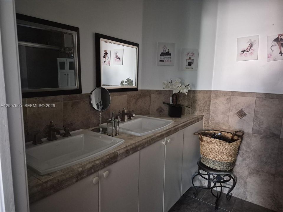 Active With Contract: $540,000 (4 beds, 2 baths, 1793 Square Feet)