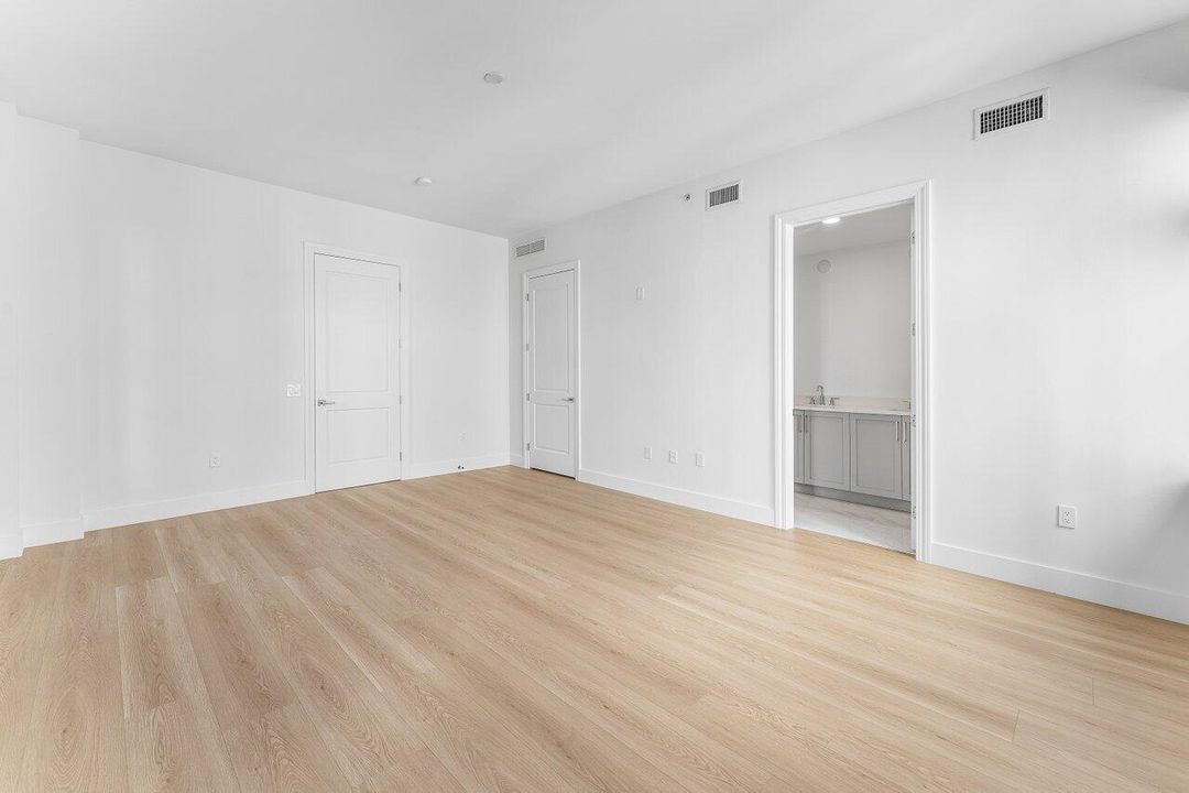 015-184LakeDrive-4102-PalmBeachShores-FL