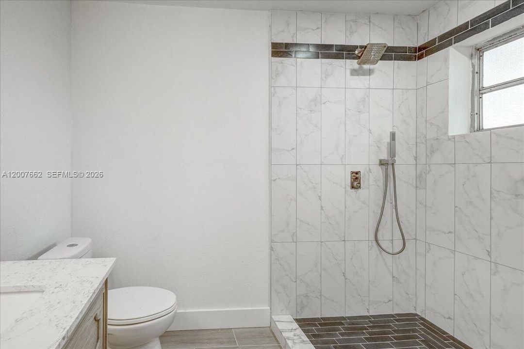 For Sale: $425,000 (4 beds, 3 baths, 1616 Square Feet)