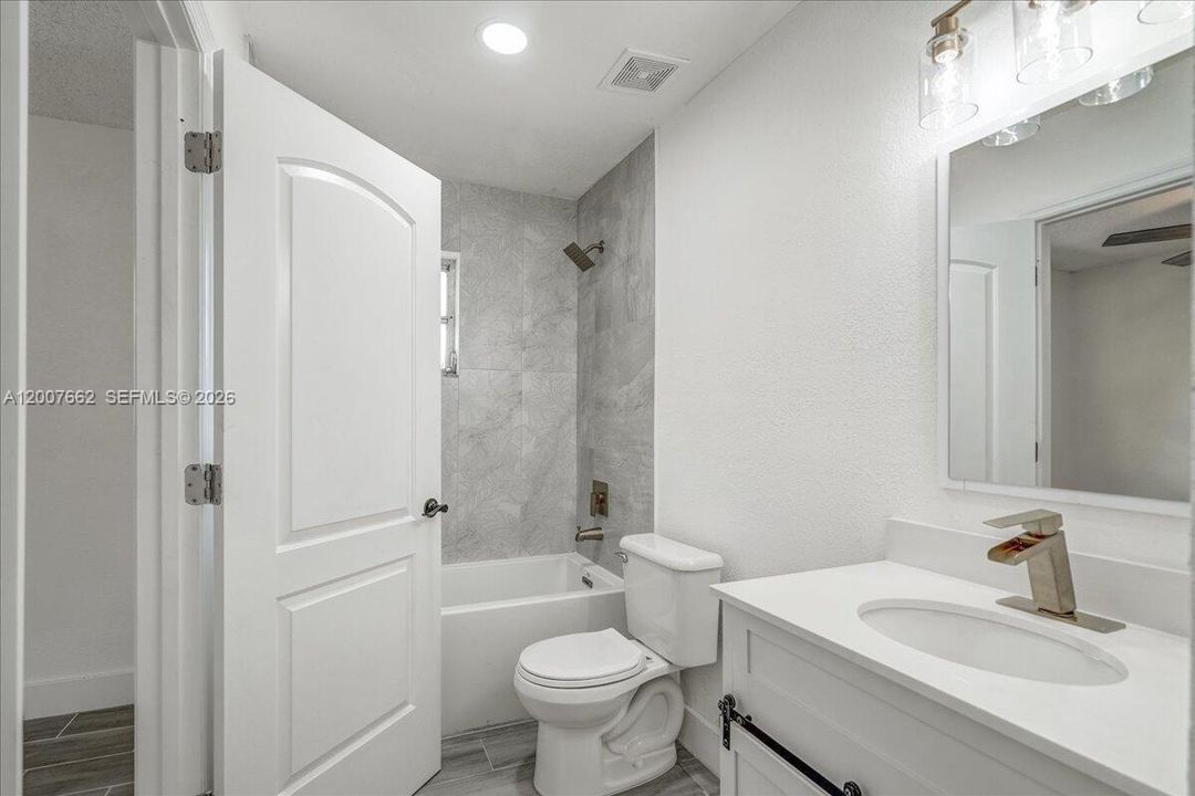 For Sale: $425,000 (4 beds, 3 baths, 1616 Square Feet)