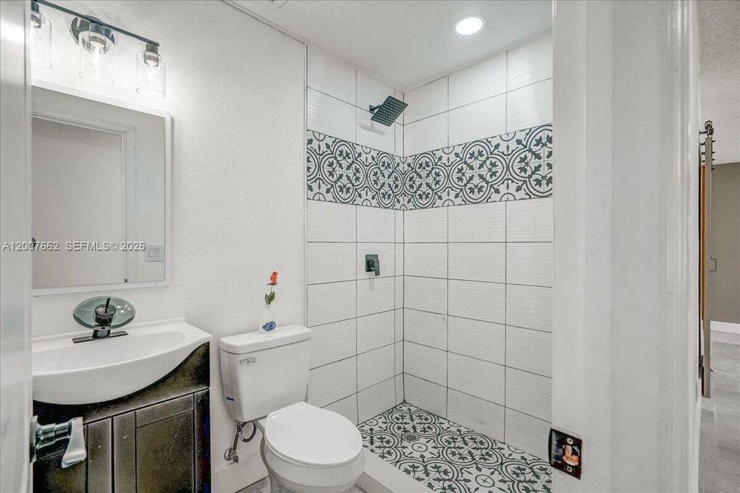 For Sale: $425,000 (4 beds, 3 baths, 1616 Square Feet)