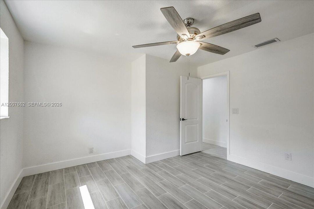For Sale: $425,000 (4 beds, 3 baths, 1616 Square Feet)