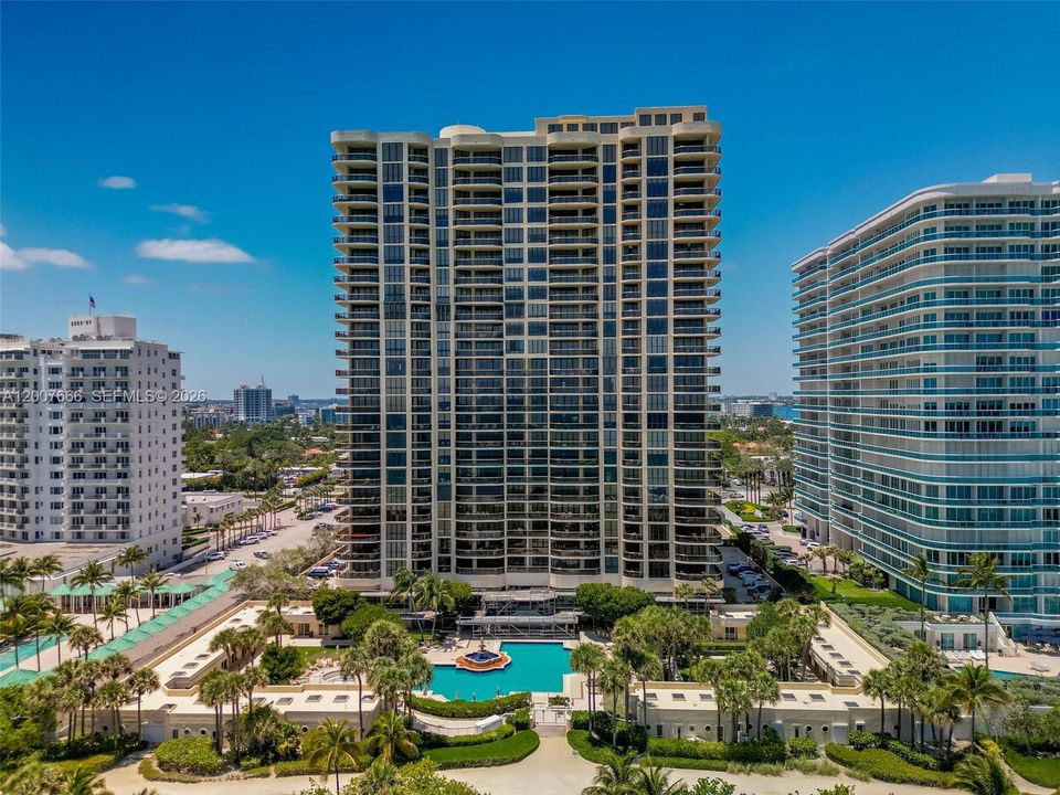 For Sale: $4,600,000 (2 beds, 3 baths, 3520 Square Feet)