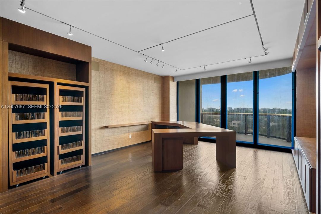 For Sale: $3,700,000 (2 beds, 2 baths, 3670 Square Feet)