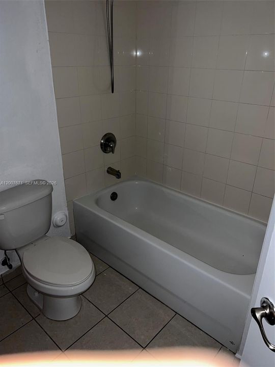 For Sale: $215,000 (2 beds, 2 baths, 906 Square Feet)