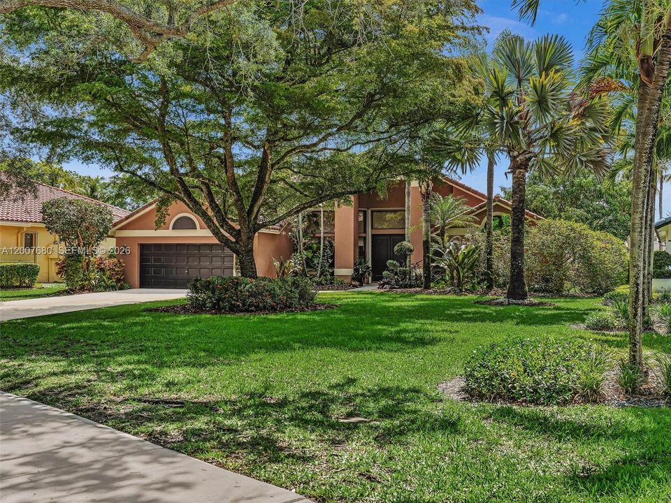 Activo con contrato: $1,295,000 (5 camas, 3 baños, 2800 Pies cuadrados)