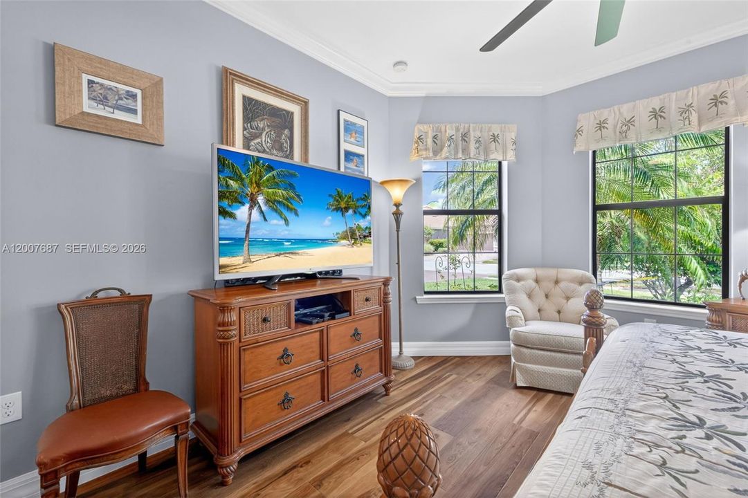 Spacious 2nd Master - Bay Windows