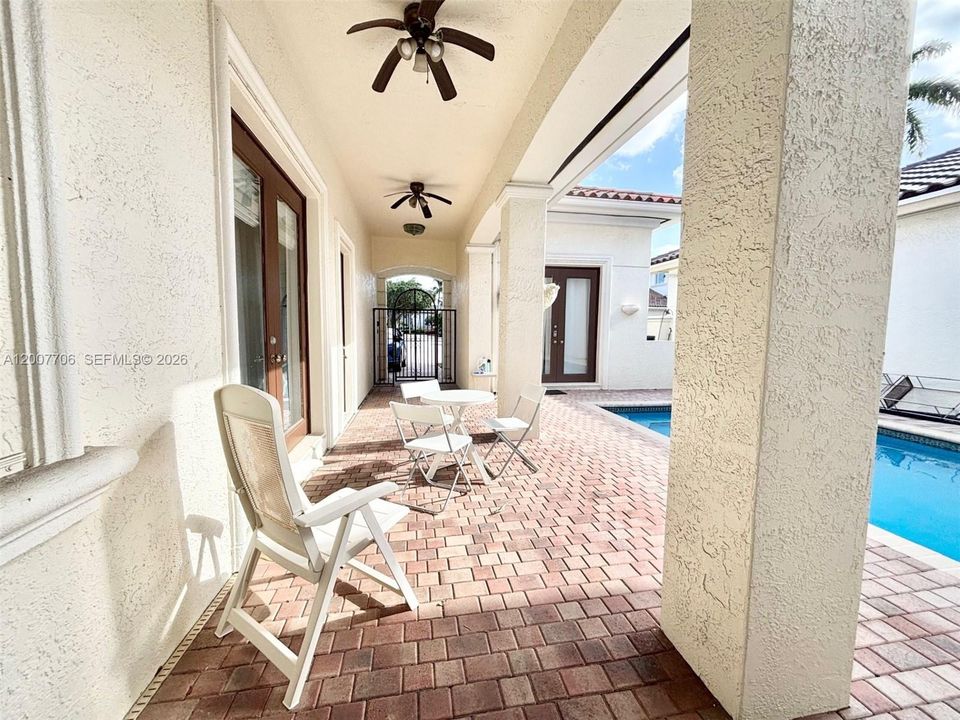 En Venta: $2,599,777 (5 camas, 4 baños, 3359 Pies cuadrados)