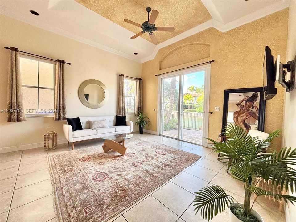 En Venta: $2,599,777 (5 camas, 4 baños, 3359 Pies cuadrados)