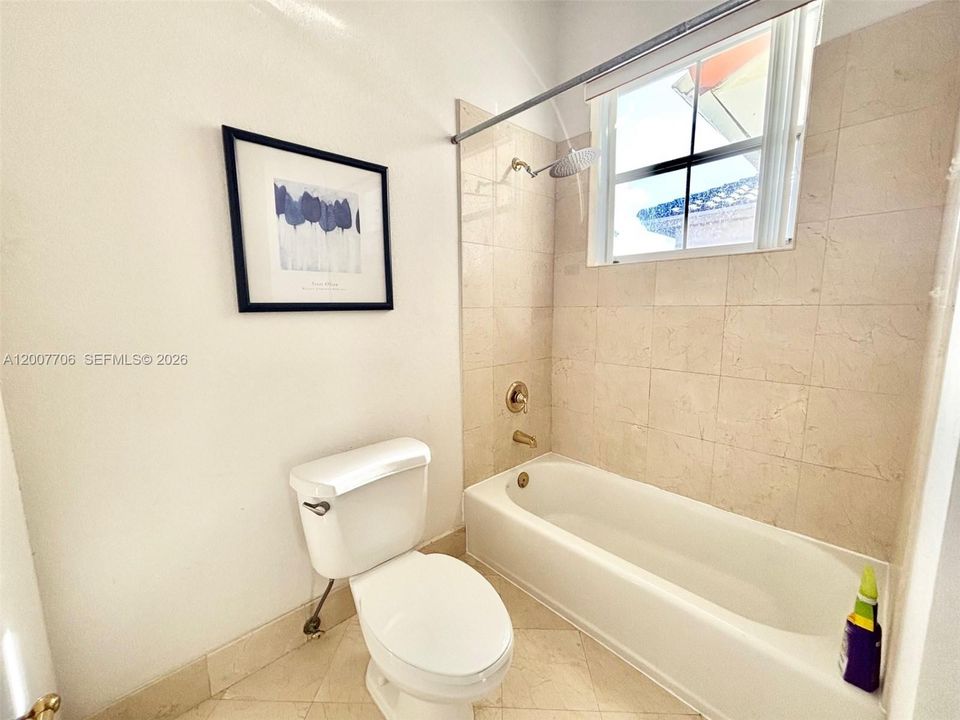 En Venta: $2,599,777 (5 camas, 4 baños, 3359 Pies cuadrados)