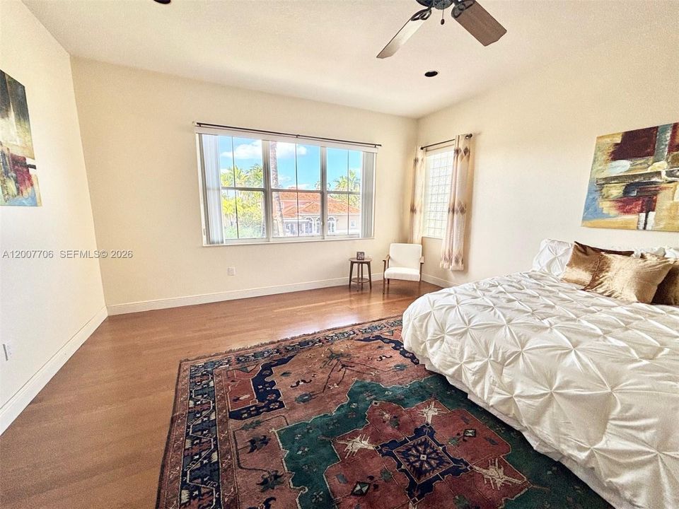 En Venta: $2,599,777 (5 camas, 4 baños, 3359 Pies cuadrados)