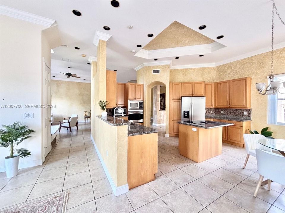 En Venta: $2,599,777 (5 camas, 4 baños, 3359 Pies cuadrados)