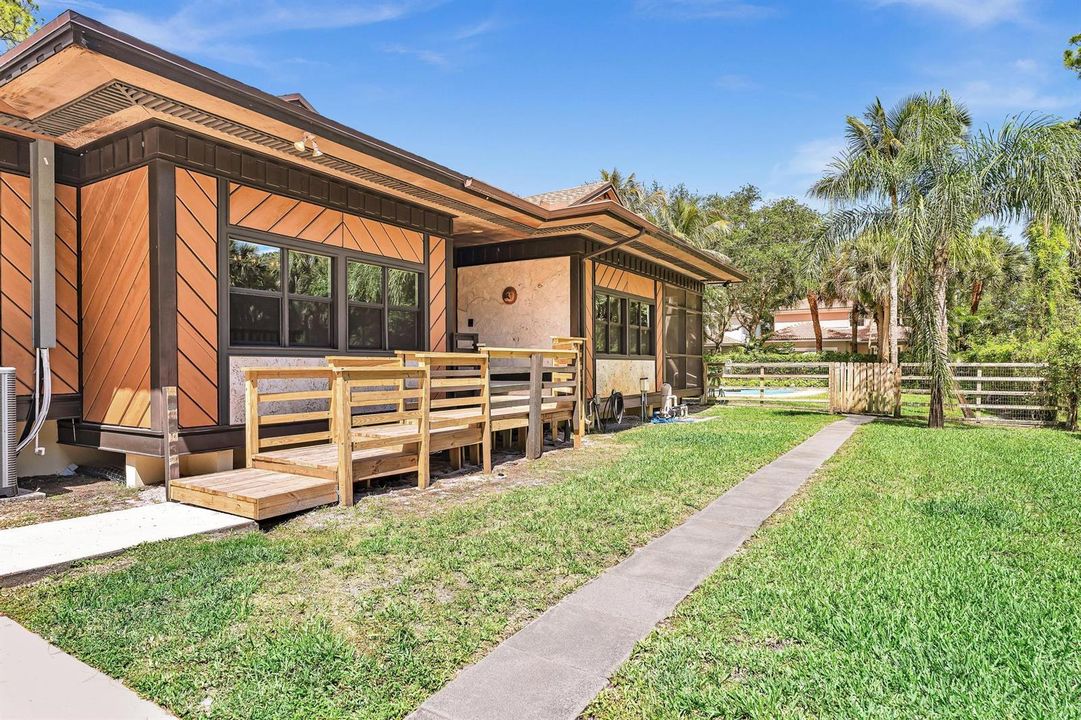 SIDE YARD
