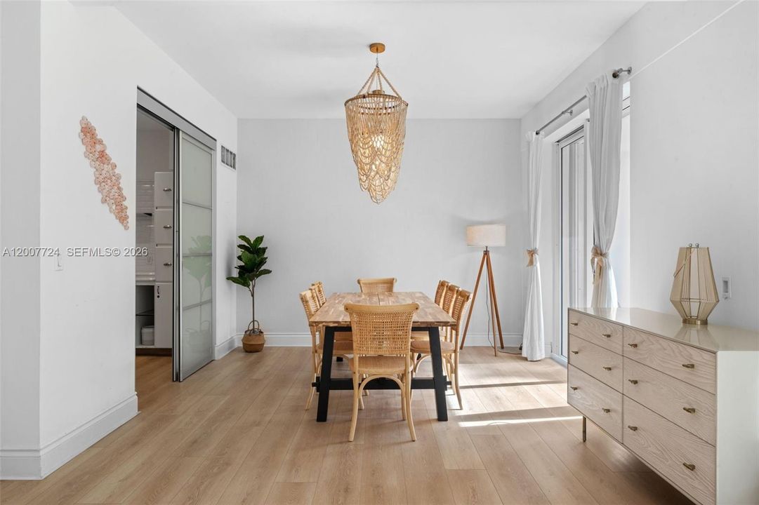Active With Contract: $2,500,000 (4 beds, 3 baths, 1650 Square Feet)
