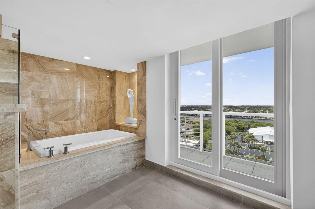 Primary tub with view of intracoastal