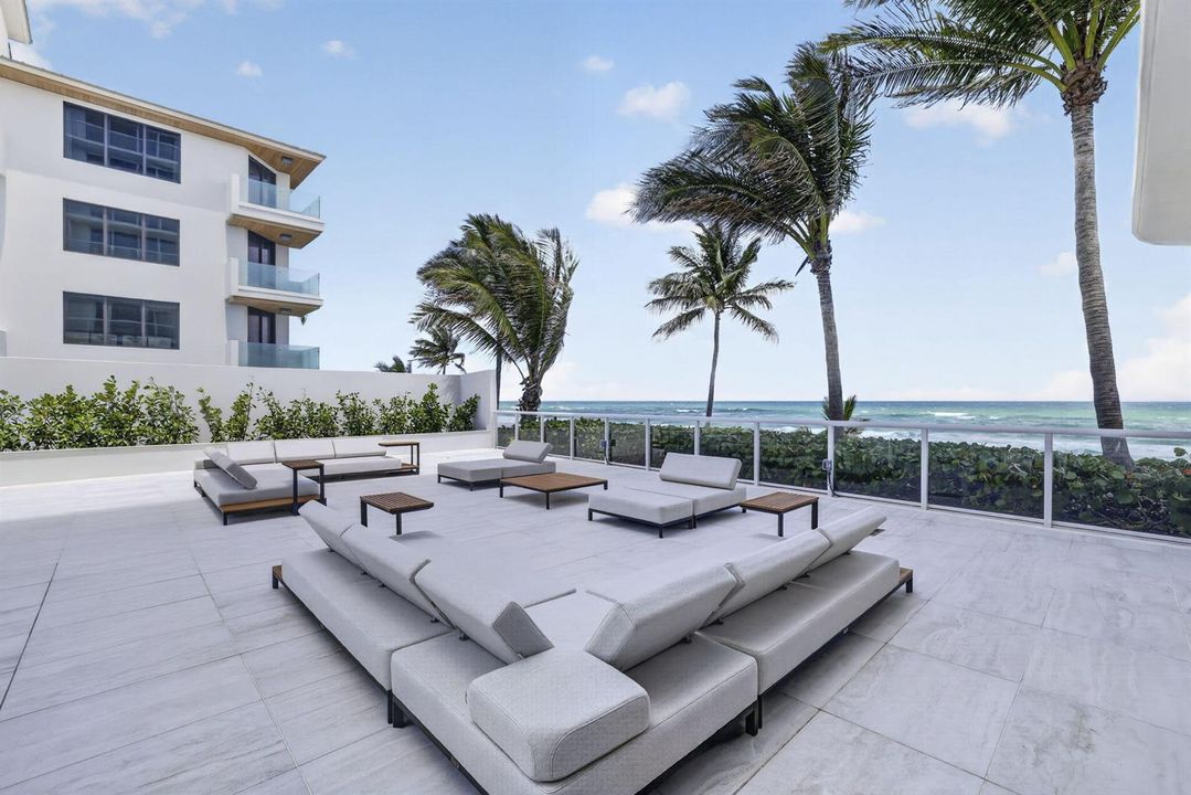 Villa Nova outdoor patio