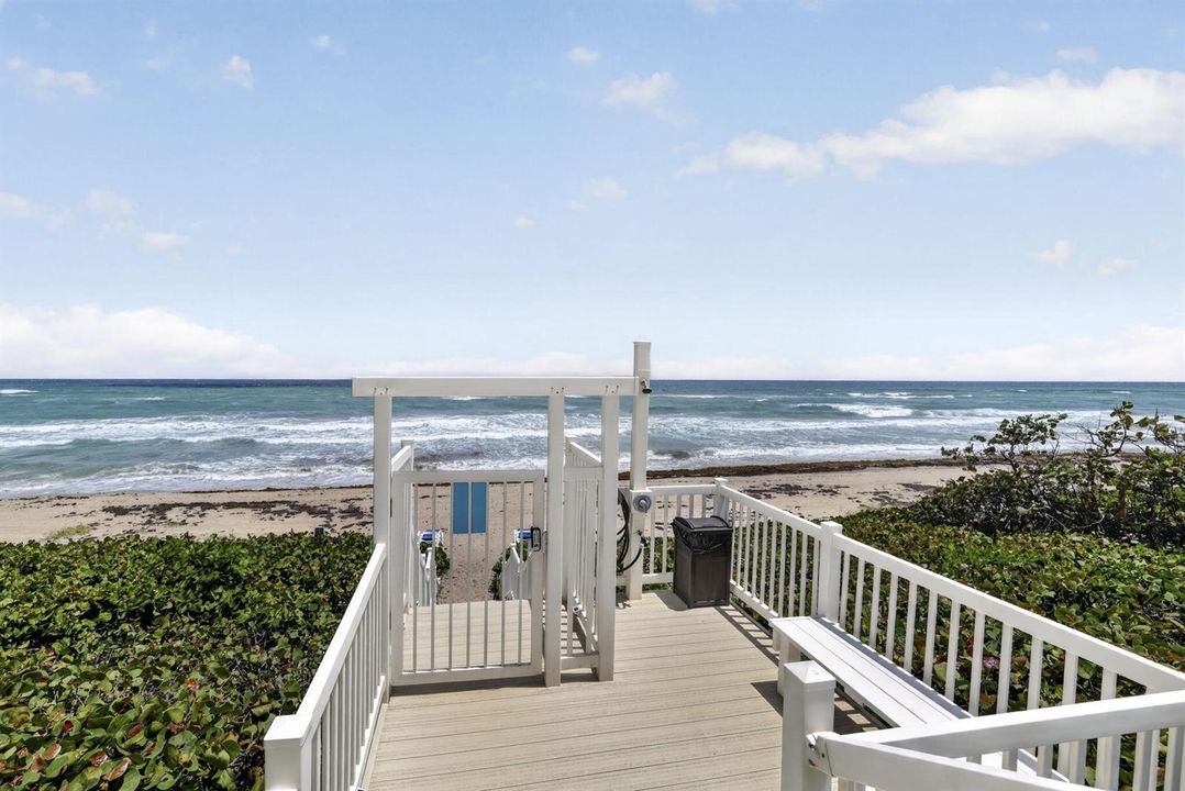 Villa Nova private beach access