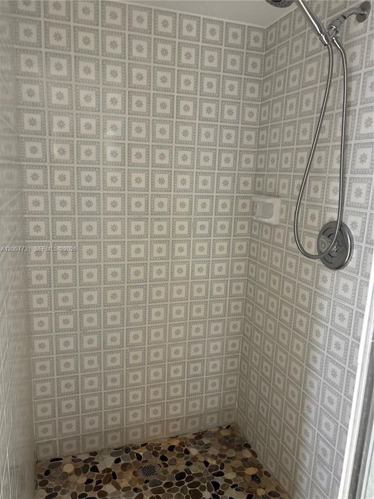 En Venta: $2,200 (1 camas, 2 baños, 1300 Pies cuadrados)