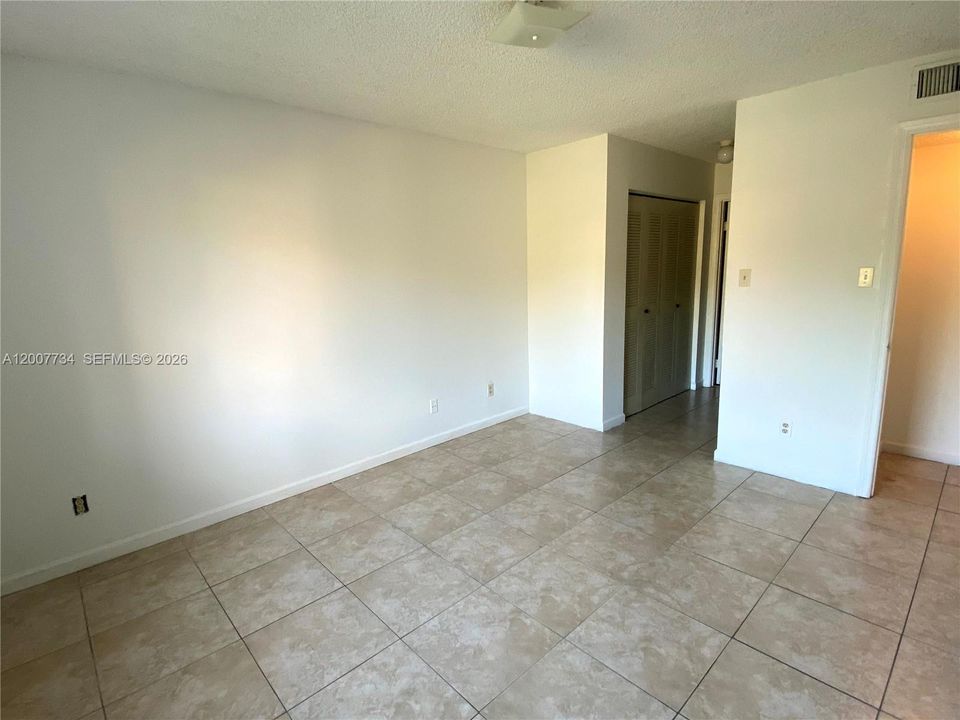 Active With Contract: $299,000 (2 beds, 2 baths, 1075 Square Feet)