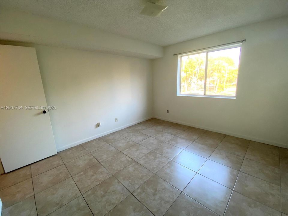 Active With Contract: $299,000 (2 beds, 2 baths, 1075 Square Feet)