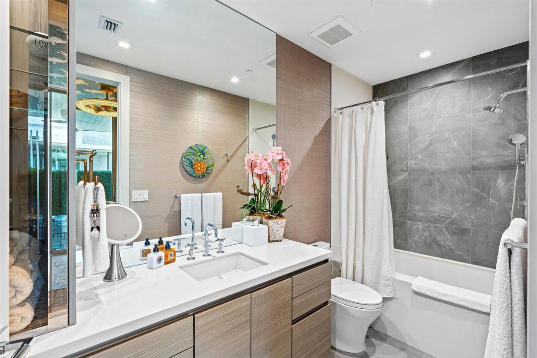 BATHROOM_2_DT