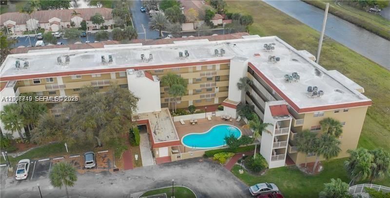 For Sale: $199,500 (2 beds, 2 baths, 1200 Square Feet)