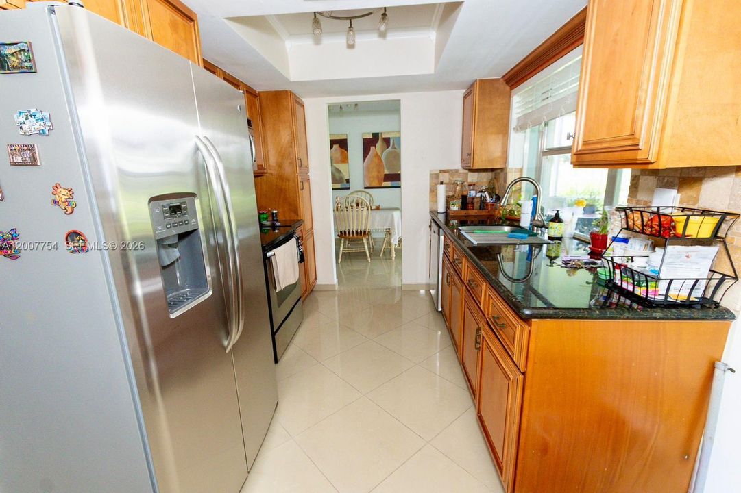 На продажу: $359,900 (2 спален, 2 ванн, 1068 Квадратных фут)
