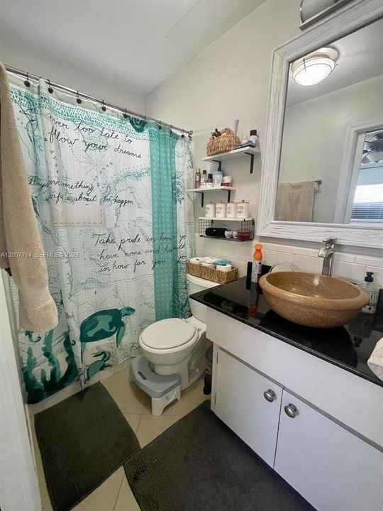 На продажу: $359,900 (2 спален, 2 ванн, 1068 Квадратных фут)