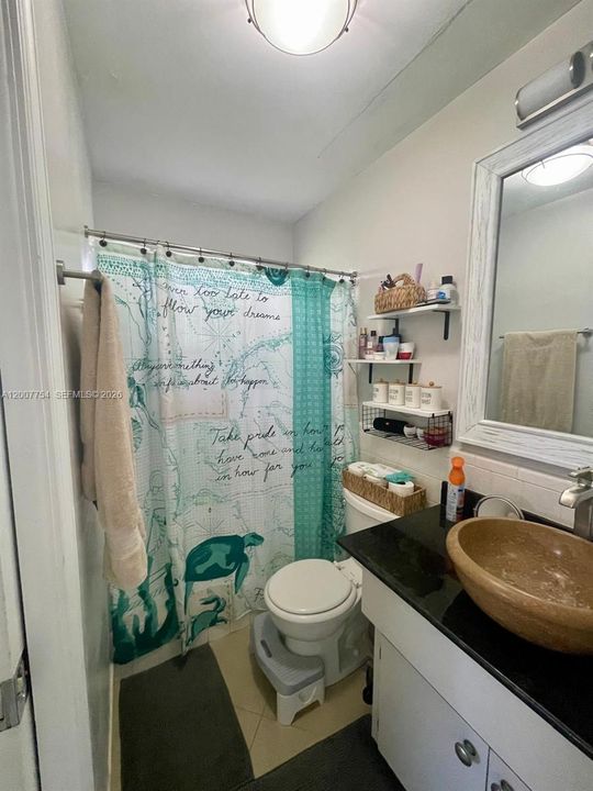 На продажу: $359,900 (2 спален, 2 ванн, 1068 Квадратных фут)