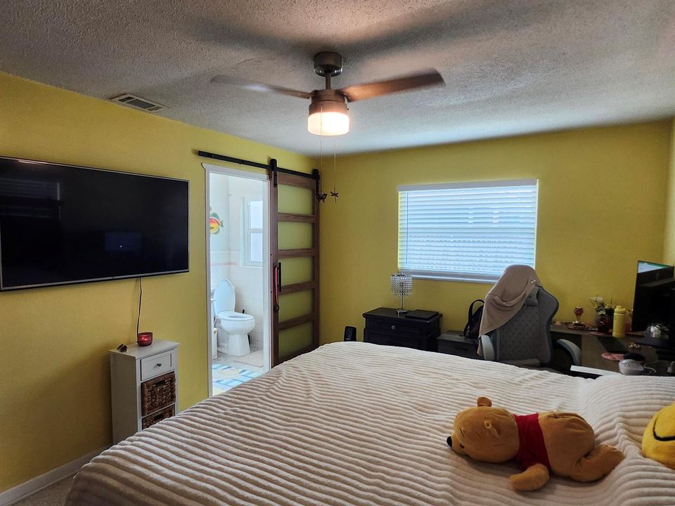 1000031767