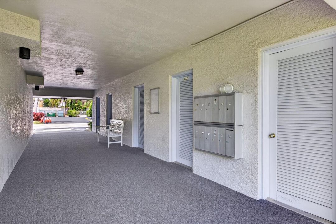 Hallway-mailbox-35