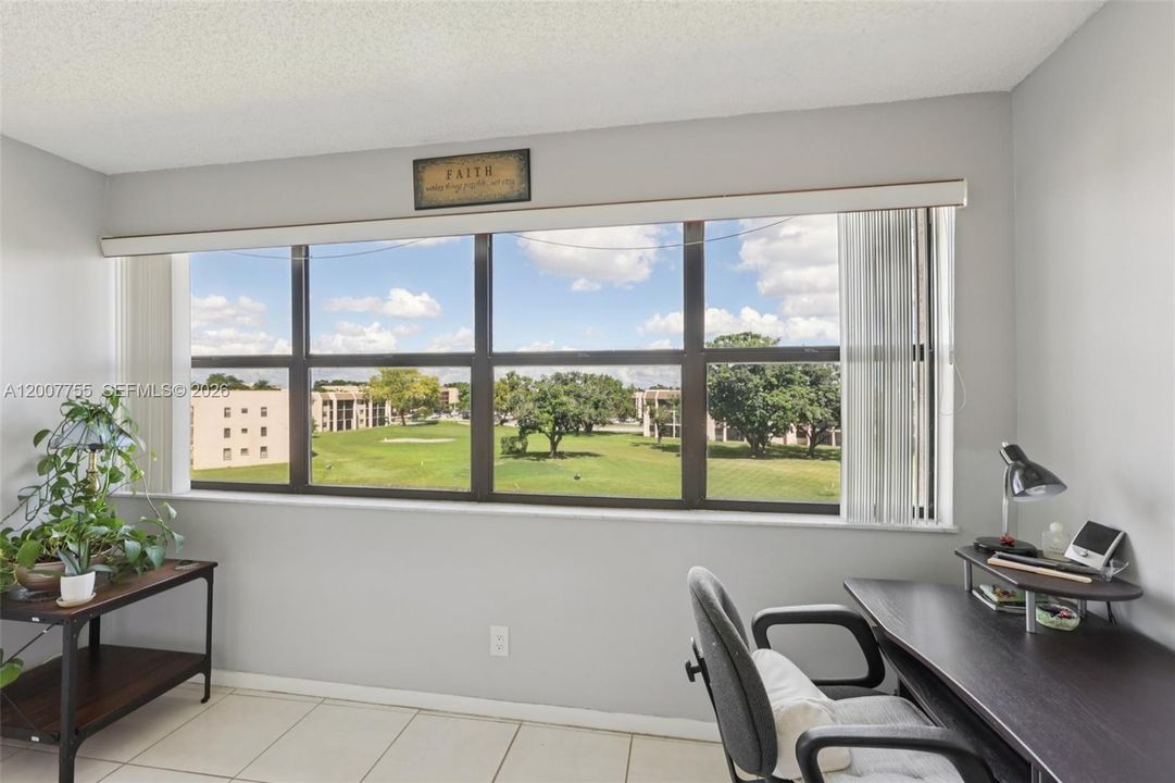 Can be used for office, dining, entertainent