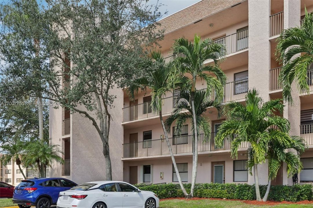 For Sale: $95,000 (2 beds, 2 baths, 960 Square Feet)