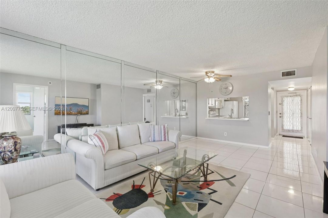 For Sale: $95,000 (2 beds, 2 baths, 960 Square Feet)
