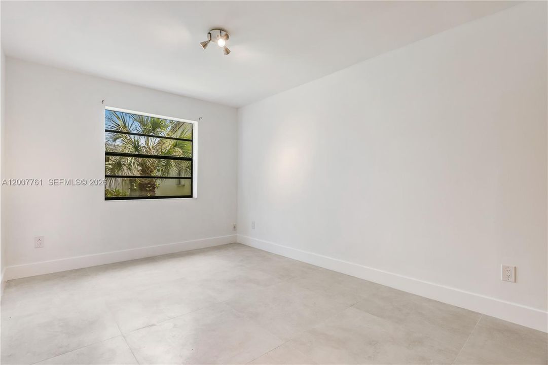 Active With Contract: $4,800 (3 beds, 2 baths, 2142 Square Feet)