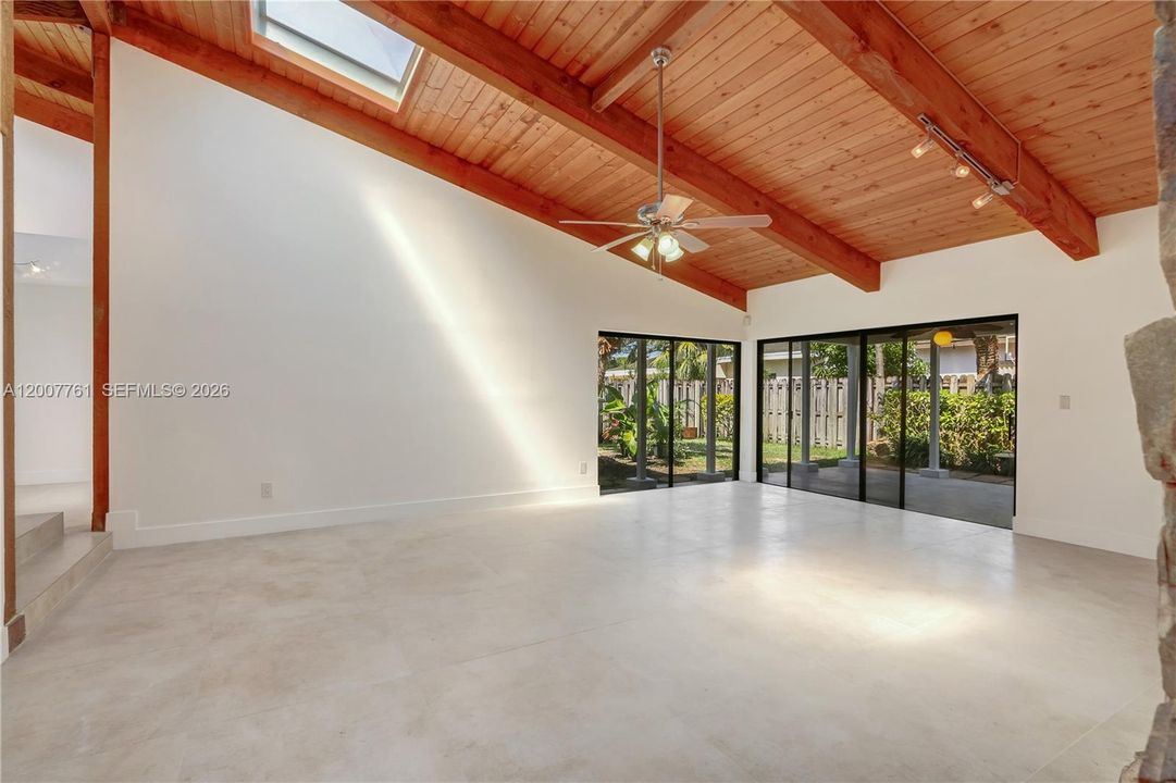 Active With Contract: $4,800 (3 beds, 2 baths, 2142 Square Feet)