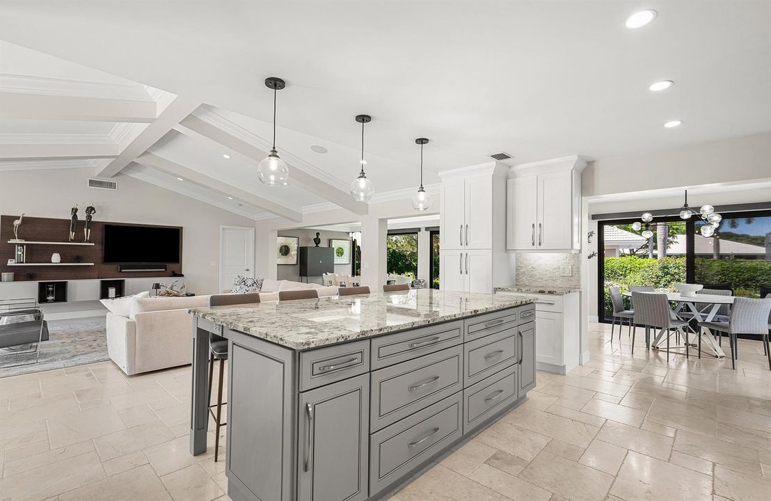 Kitchen and breakfast area